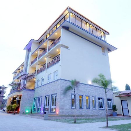 Om Gaura Hotel Pokhara Zewnętrze zdjęcie
