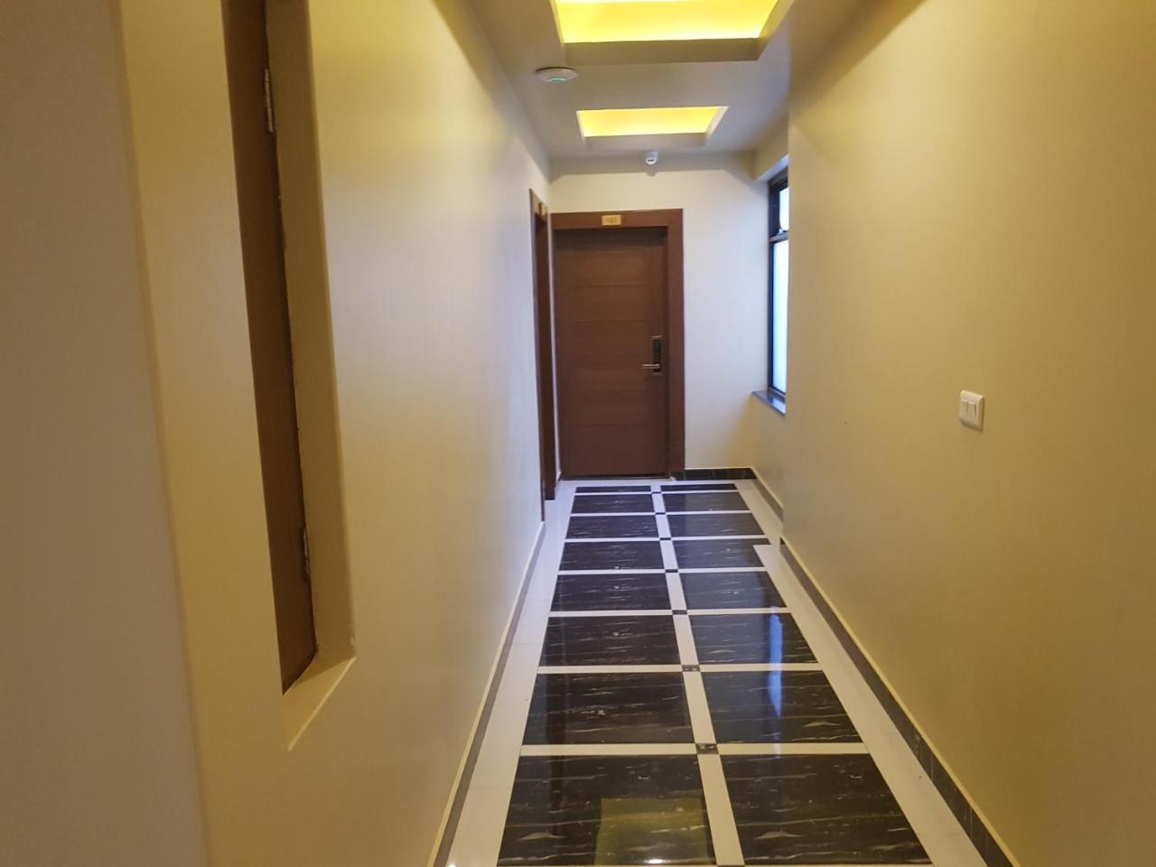 Om Gaura Hotel Pokhara Zewnętrze zdjęcie