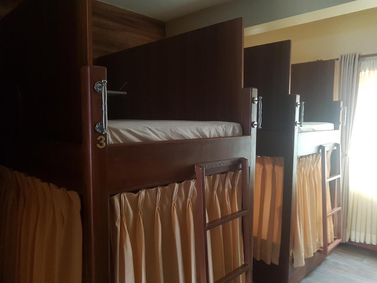 Om Gaura Hotel Pokhara Zewnętrze zdjęcie
