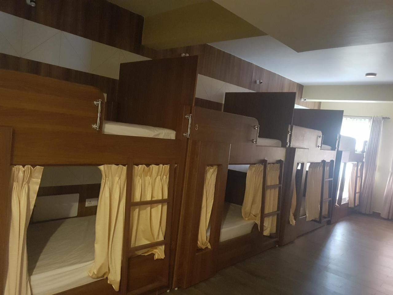 Om Gaura Hotel Pokhara Zewnętrze zdjęcie