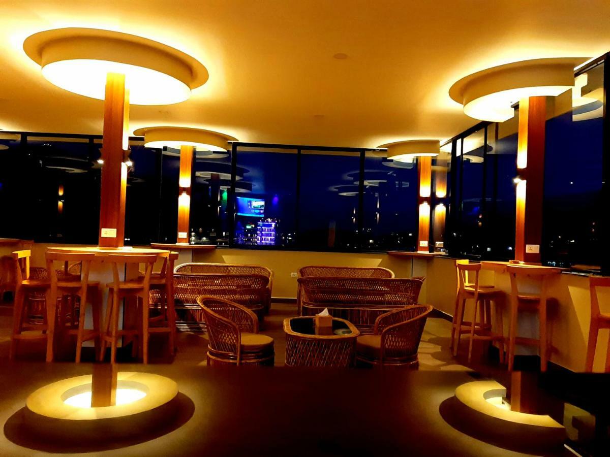 Om Gaura Hotel Pokhara Zewnętrze zdjęcie